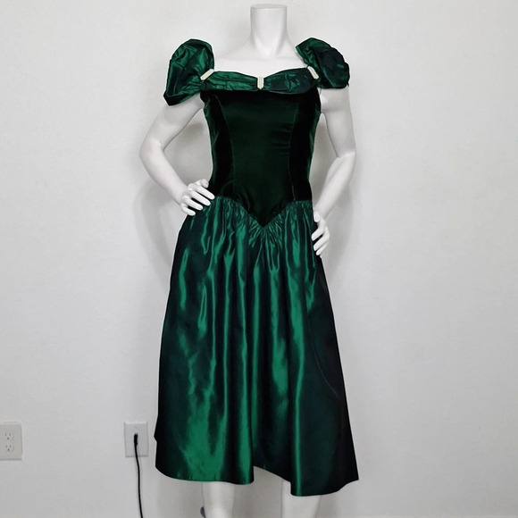 Vintage Union Made Velvet Taffeta Emerald Green Unique Midi Dress Size 4P - Picture 1 of 14